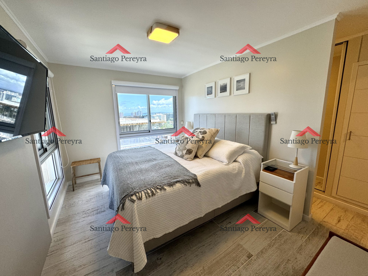 Apartamento ID.13719 - Apartamento en venta 2 dormitorios, excelentes amenities, servicio de playa y balcón con vista al mar
