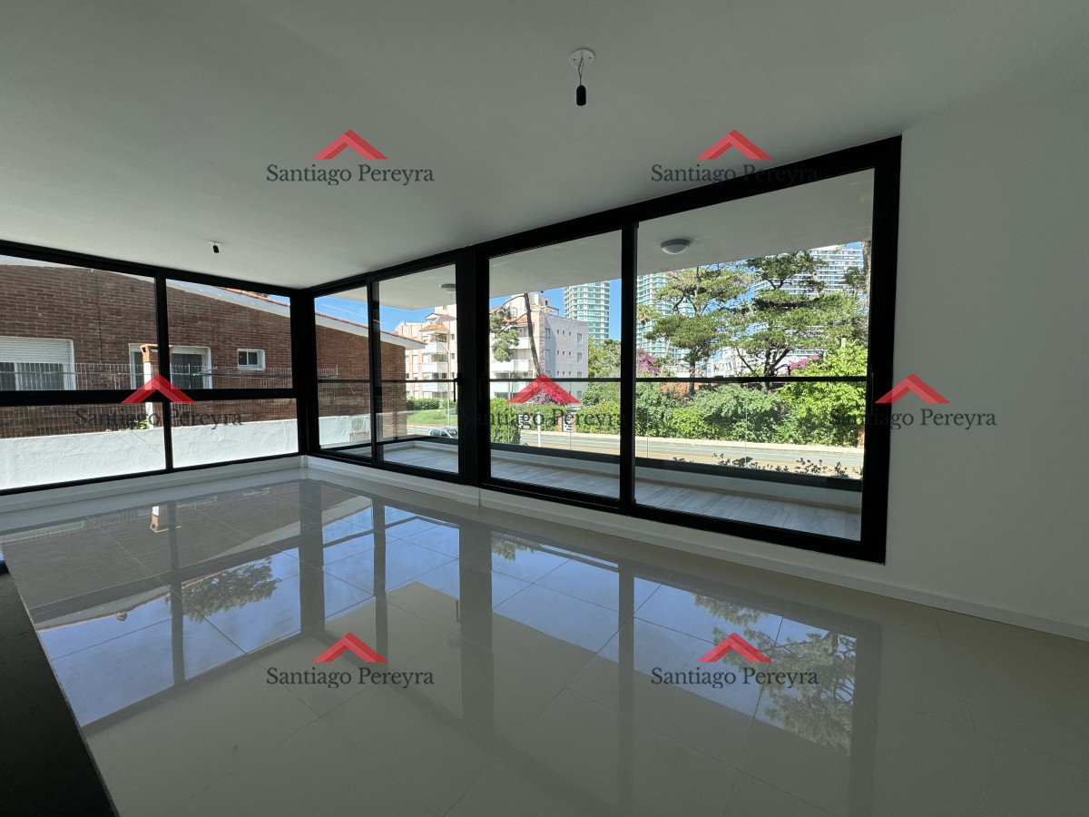 Apartamento ID.16119 - Apartamento en venta en Playa Mansa, 3 dormitorios, Punta del Este
