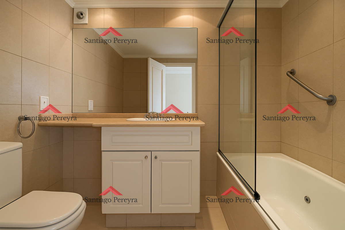 Apartamento ID.16993 - Apartamento en venta de 3 dormitorios en Playa Brava Punta del Este