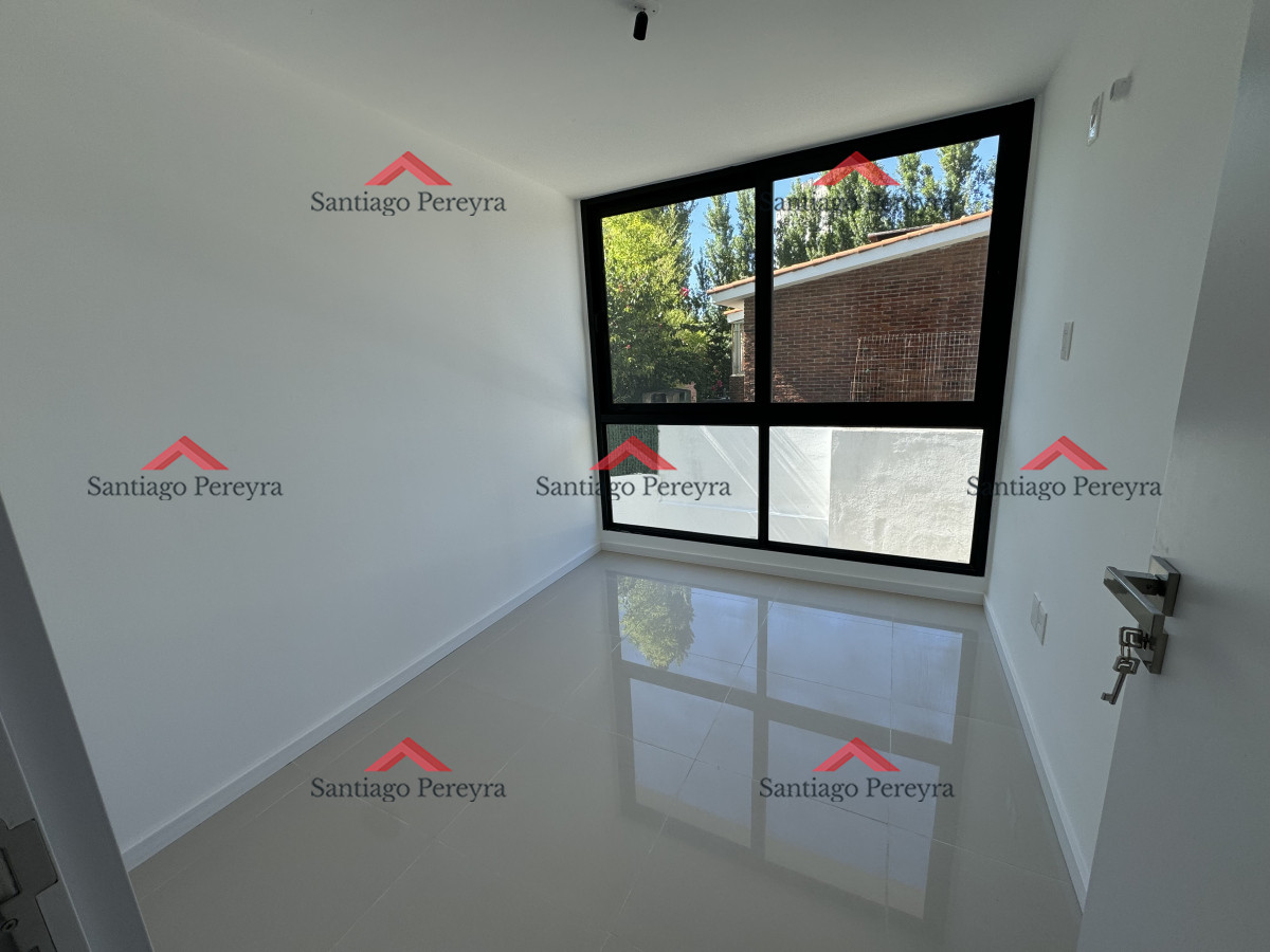 Apartamento ID.16119 - Apartamento en venta en Playa Mansa, 3 dormitorios, Punta del Este
