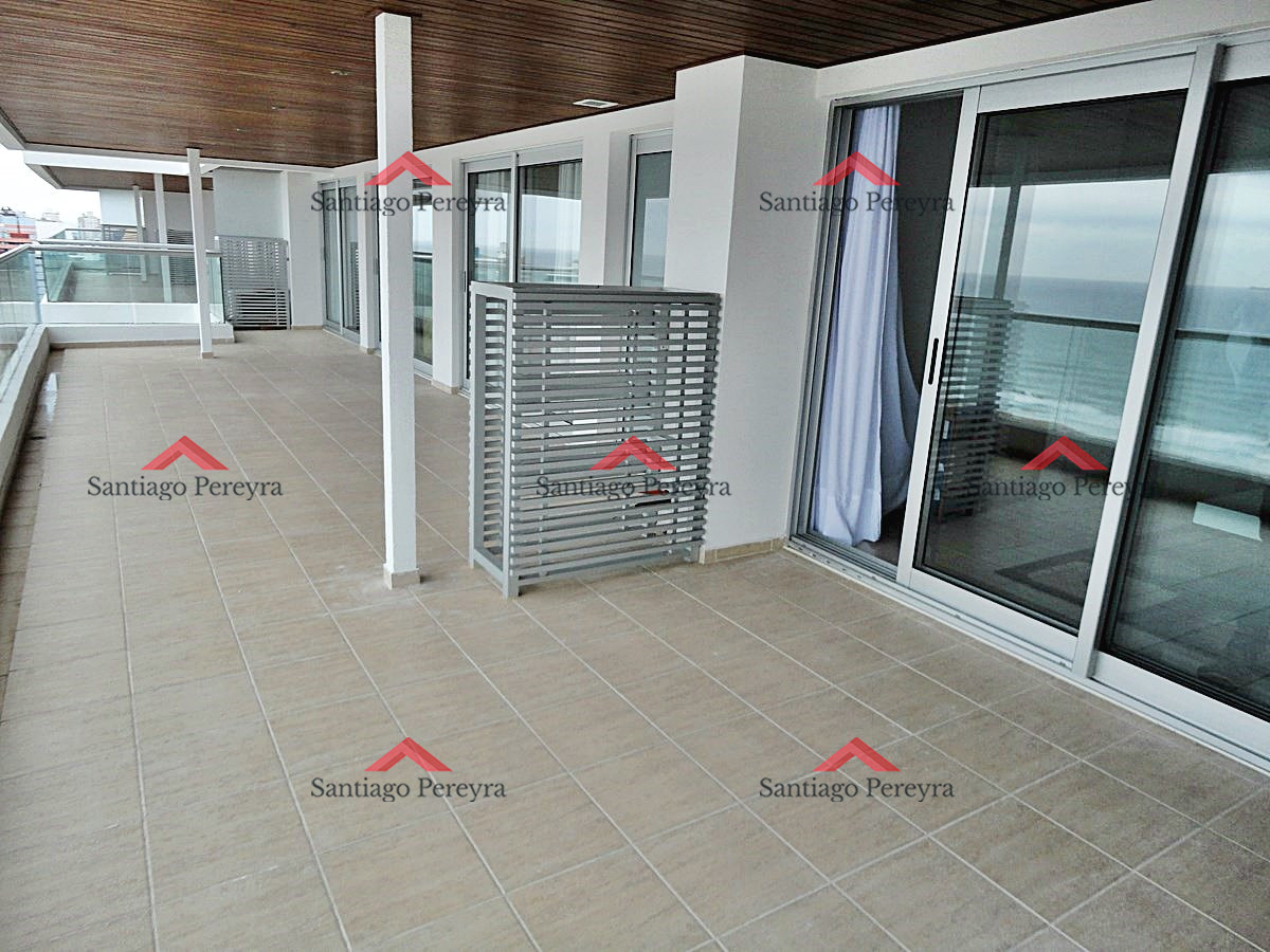 Apartamento ID.8793 - Punta del Este, 3 dormitorios con vista al mar