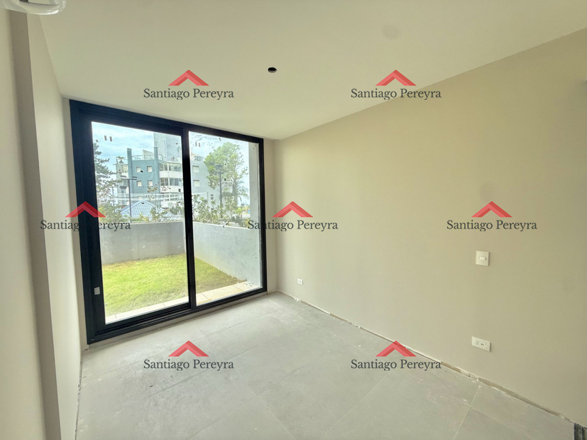 Apartamento ID.16970 - Apartamento de 2 dormitorios en venta, Playa Brava Punta del Este