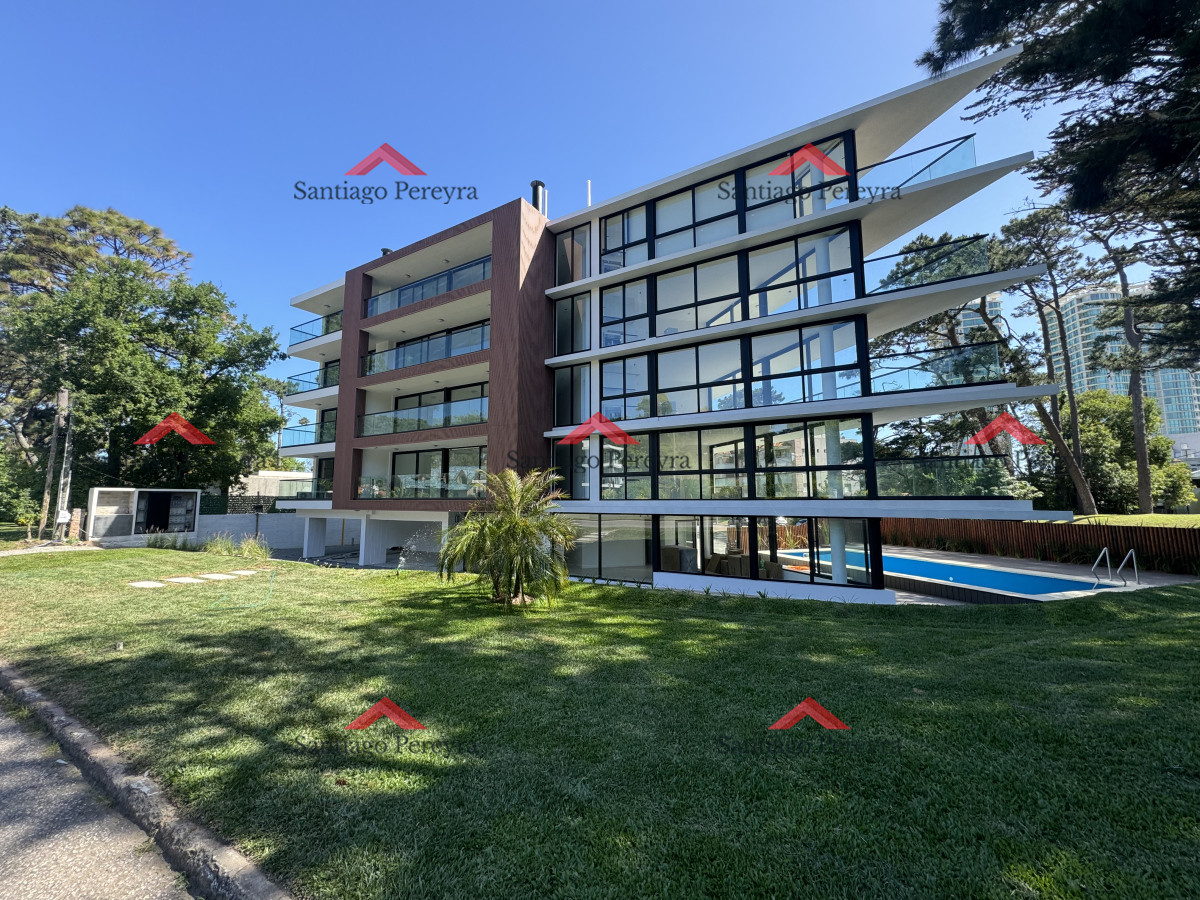 Apartamento ID.16119 - Apartamento en venta en Playa Mansa, 3 dormitorios, Punta del Este