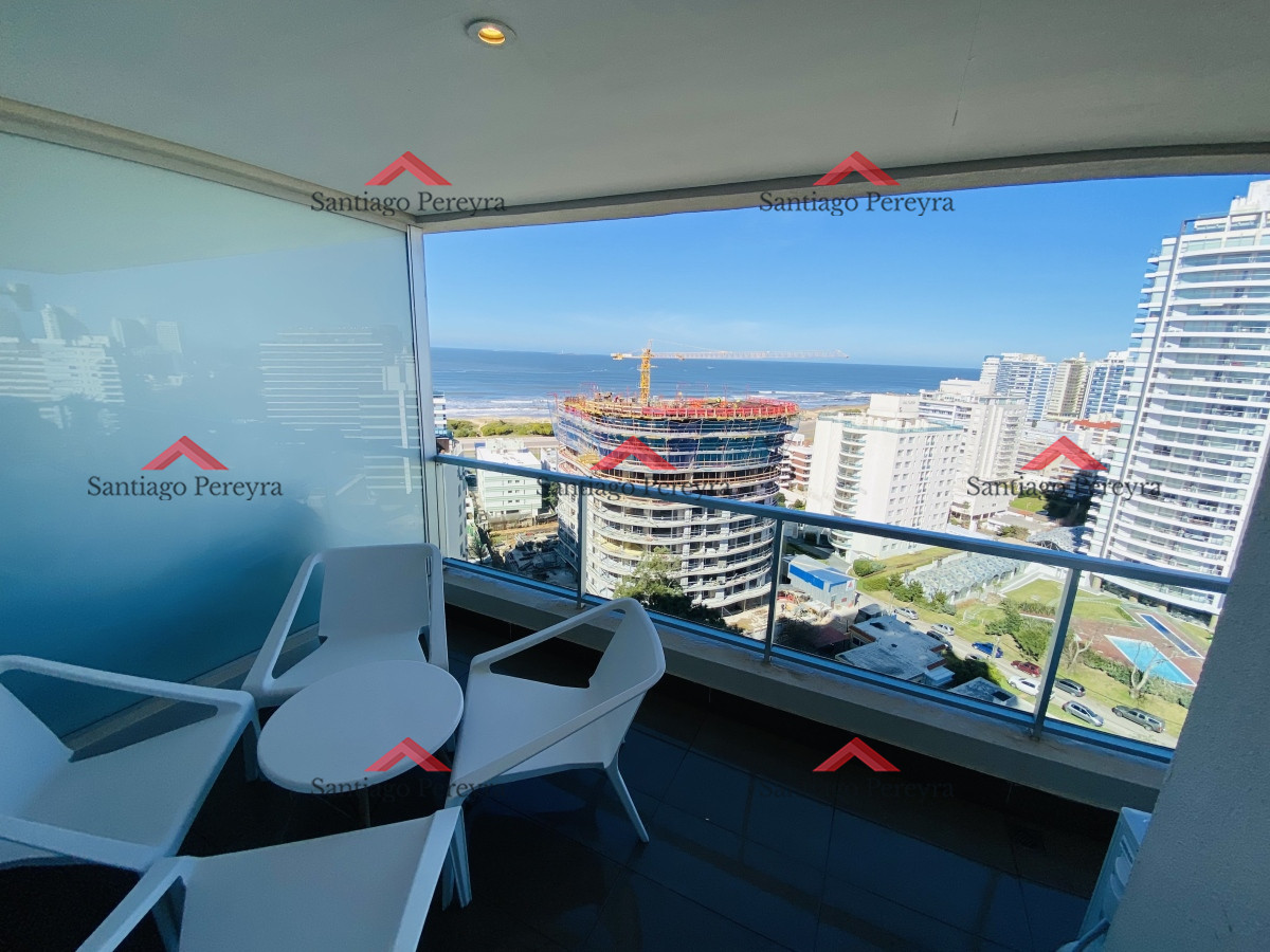 Apartamento ID.13719 - Apartamento en venta 2 dormitorios, excelentes amenities, servicio de playa y balcón con vista al mar