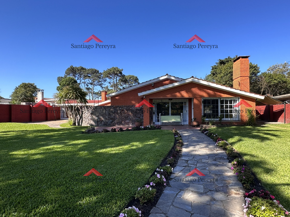 Casa ID.7887 - Punta del Este casa en venta de 3 dormitorios en Barrio Cantegril