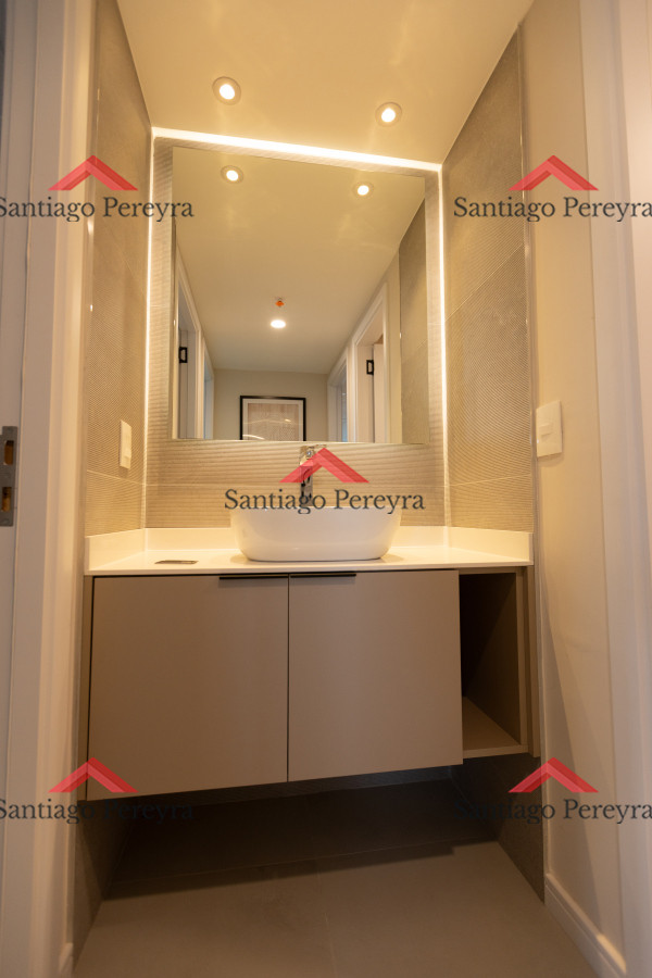 Apartamento ID.16970 - Apartamento de 2 dormitorios en venta, Playa Brava Punta del Este