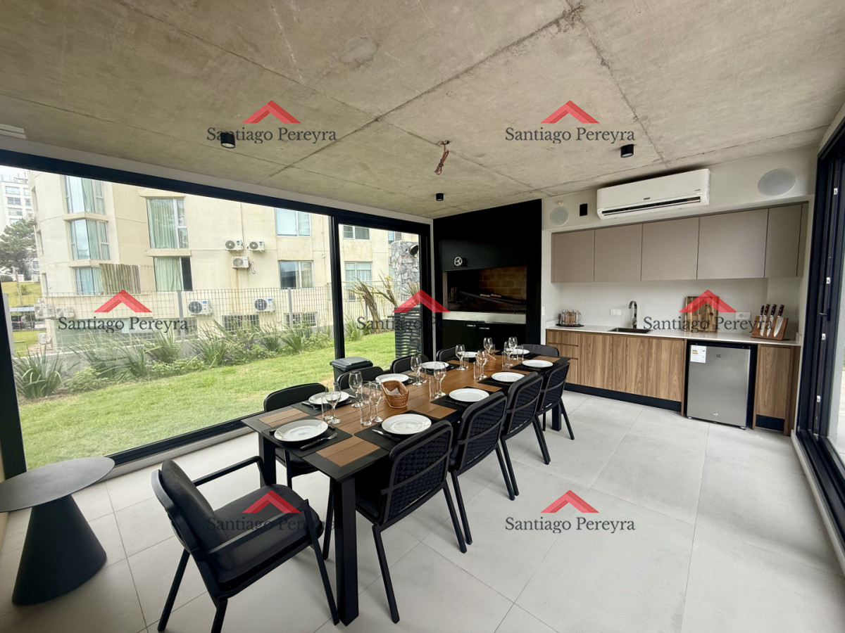 Apartamento ID.16970 - Apartamento de 2 dormitorios en venta, Playa Brava Punta del Este