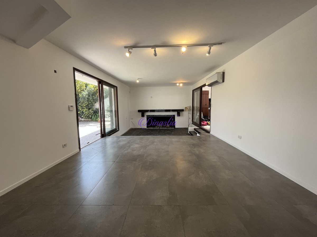 Casa ID.323 - Venta Casa de 3 dormitorios en Pinares, Punta del Este 
