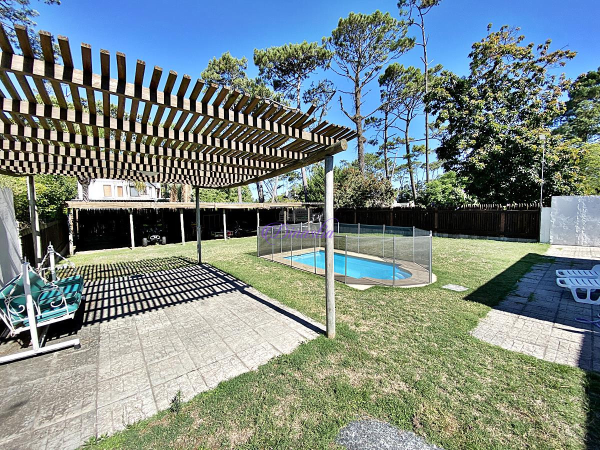 Casa ID.323 - Venta Casa de 3 dormitorios en Pinares, Punta del Este 