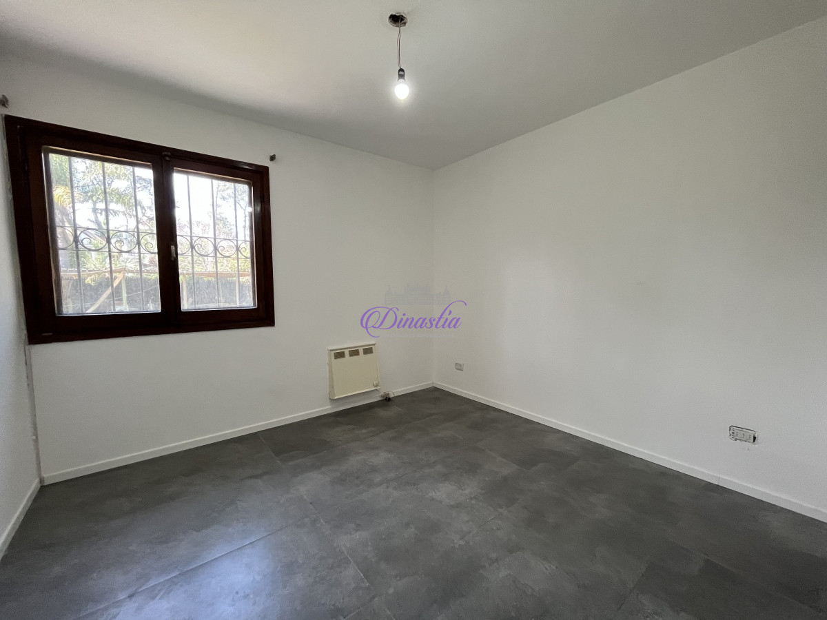 Casa ID.323 - Venta Casa de 3 dormitorios en Pinares, Punta del Este 