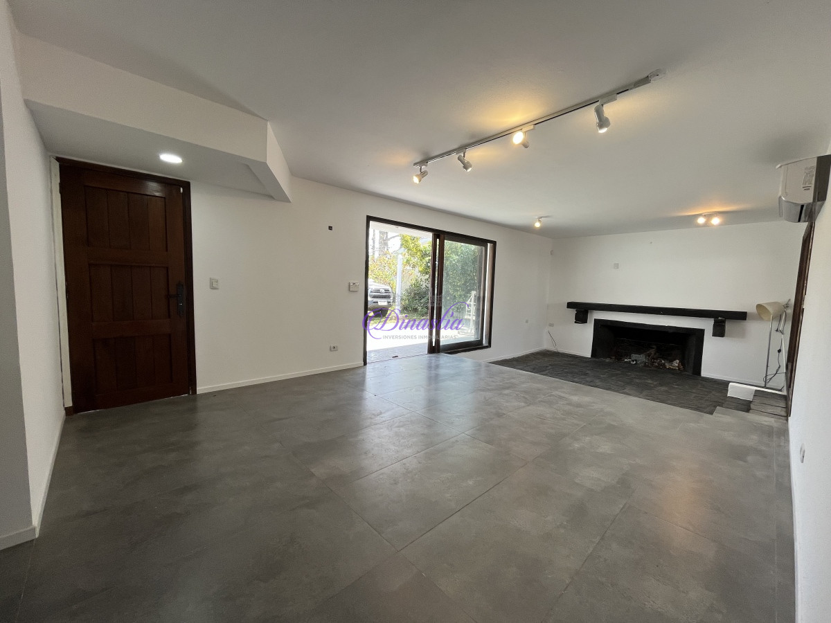 Casa ID.323 - Venta Casa de 3 dormitorios en Pinares, Punta del Este 