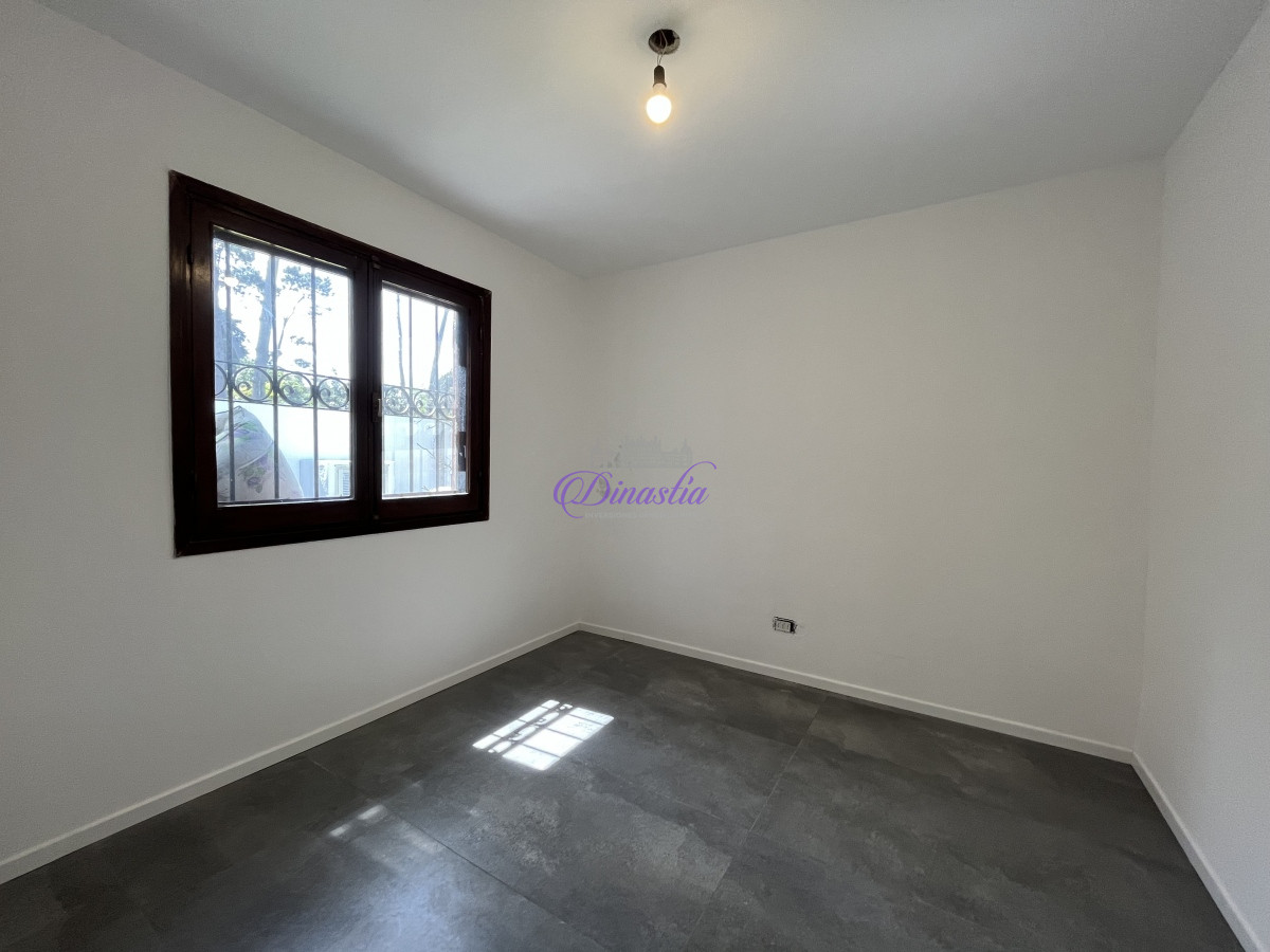 Casa ID.323 - Venta Casa de 3 dormitorios en Pinares, Punta del Este 