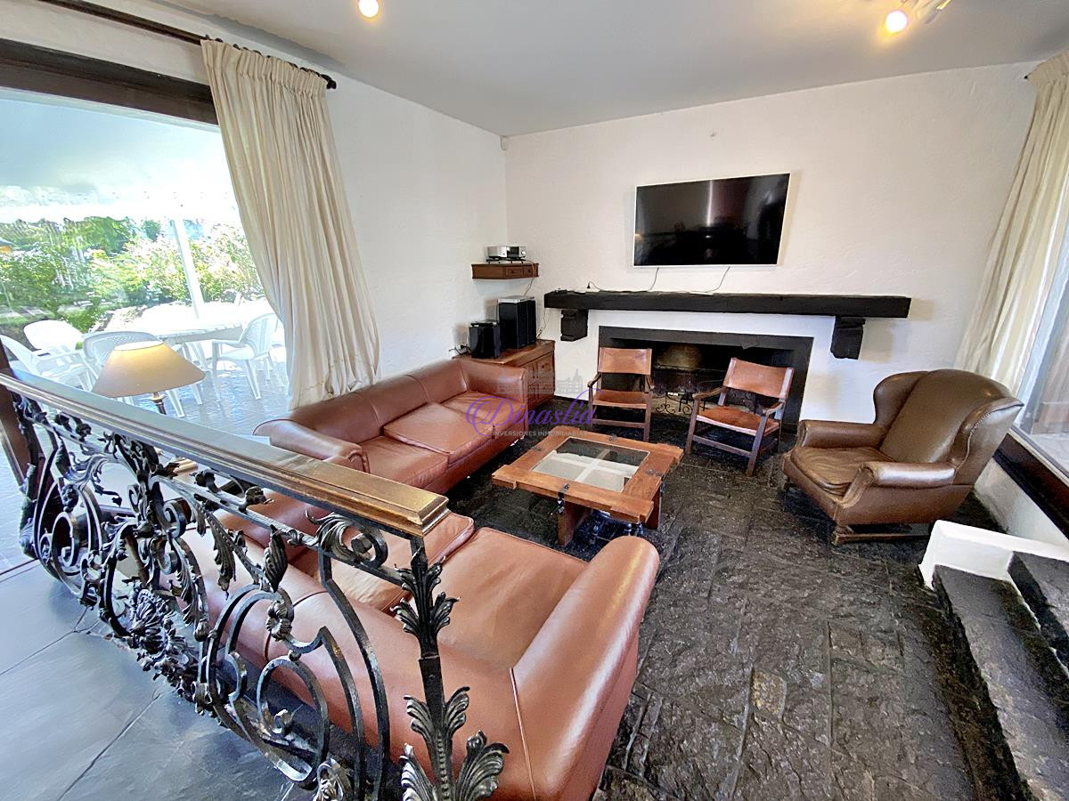 Casa ID.323 - Venta Casa de 3 dormitorios en Pinares, Punta del Este 
