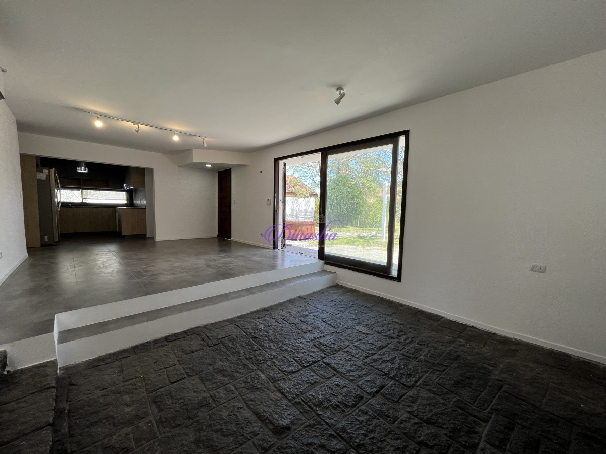 Casa ID.323 - Venta Casa de 3 dormitorios en Pinares, Punta del Este 