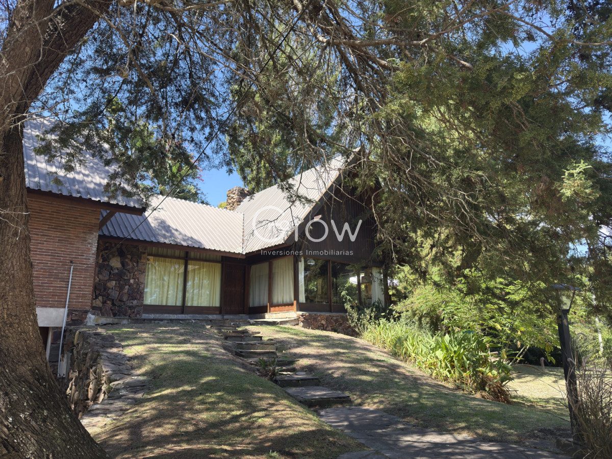Casa en venta de 3 dormitorios en exclusivo barrio golf de Punta del Este