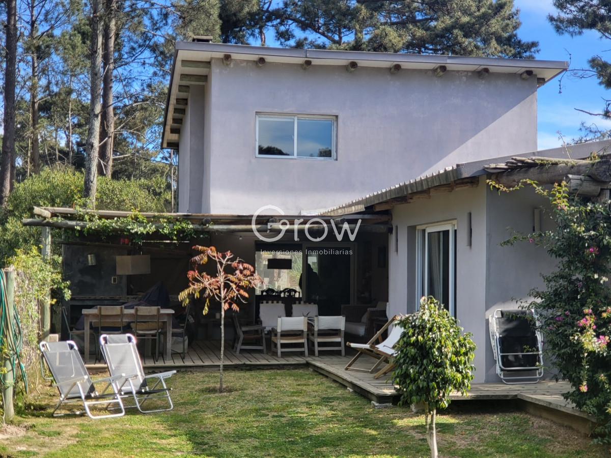 Casa ID.932 - Muy linda casa en Burnett de 3 dormitorios, terreno amplio 