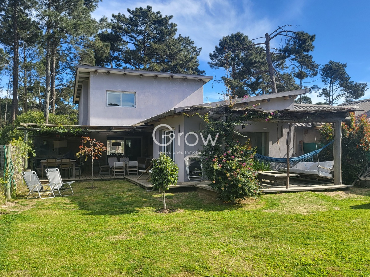 Casa ID.932 - Muy linda casa en Burnett de 3 dormitorios, terreno amplio 