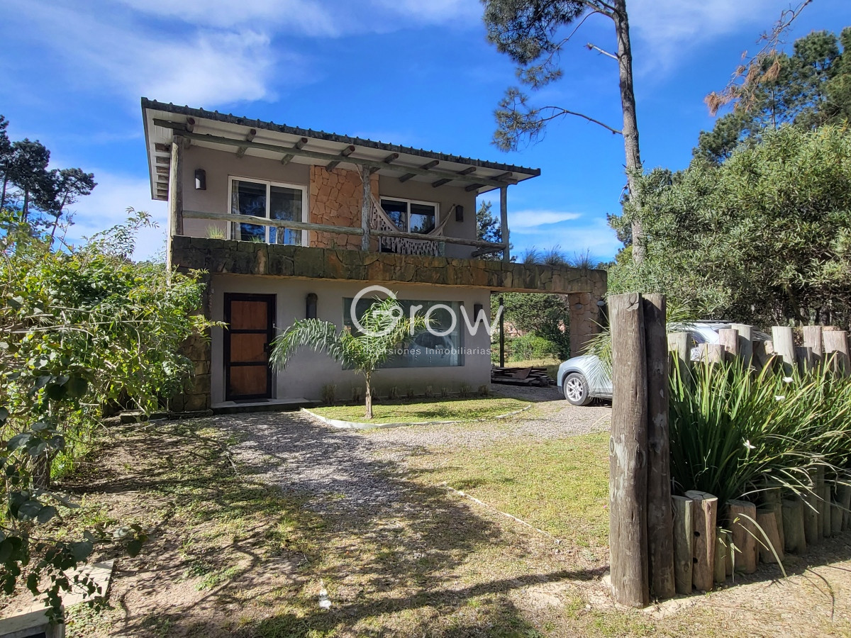 Casa ID.932 - Muy linda casa en Burnett de 3 dormitorios, terreno amplio 