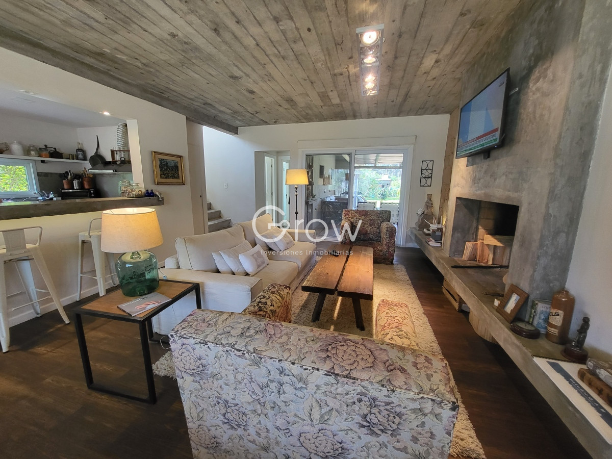 Casa ID.932 - Muy linda casa en Burnett de 3 dormitorios, terreno amplio 