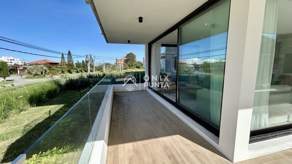 Apartamento ID.139 - Apartamento de 2 dormitorios en venta Punta del Este