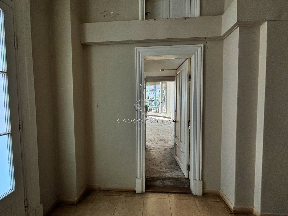 Local Comercial ID.1056 - Local en alquiler anual en calle 20 Fashion Road Punta del Este