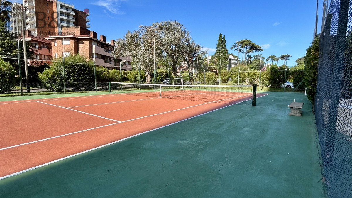 Apartamento ID.6962 - Apartamento en venta frente al mar en Punta del Este