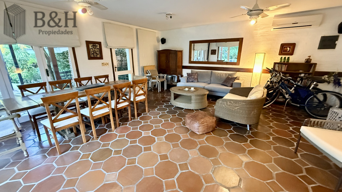 Casa ID.7431 - Casa en venta a una cuadra de plaza mansa