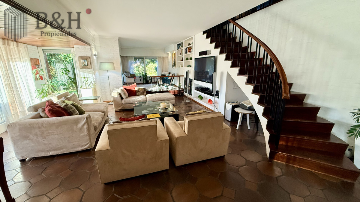 Casa ID.7431 - Casa en venta a una cuadra de plaza mansa