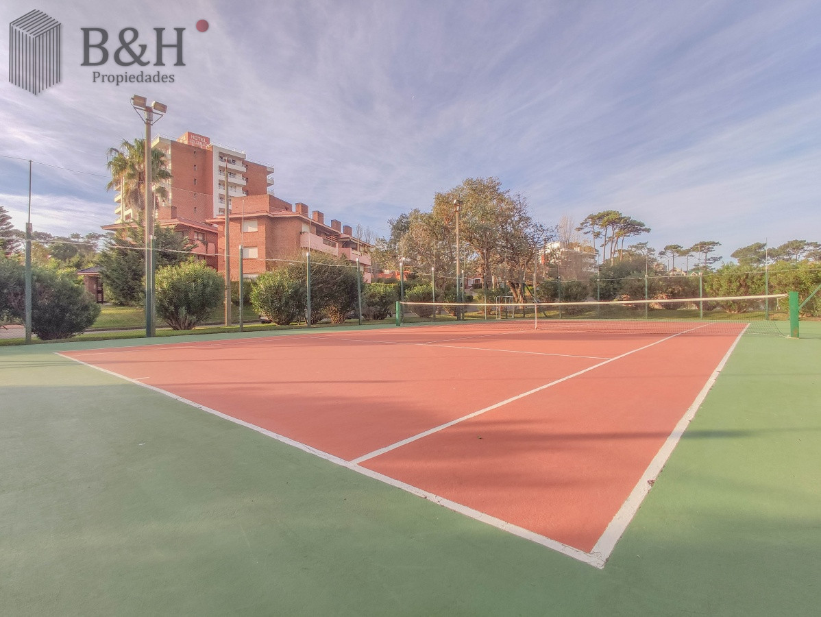 Apartamento ID.6962 - Apartamento en venta frente al mar en Punta del Este
