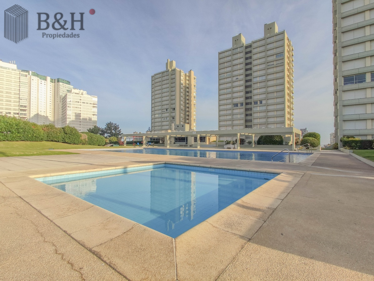 Apartamento ID.6962 - Apartamento en venta frente al mar en Punta del Este