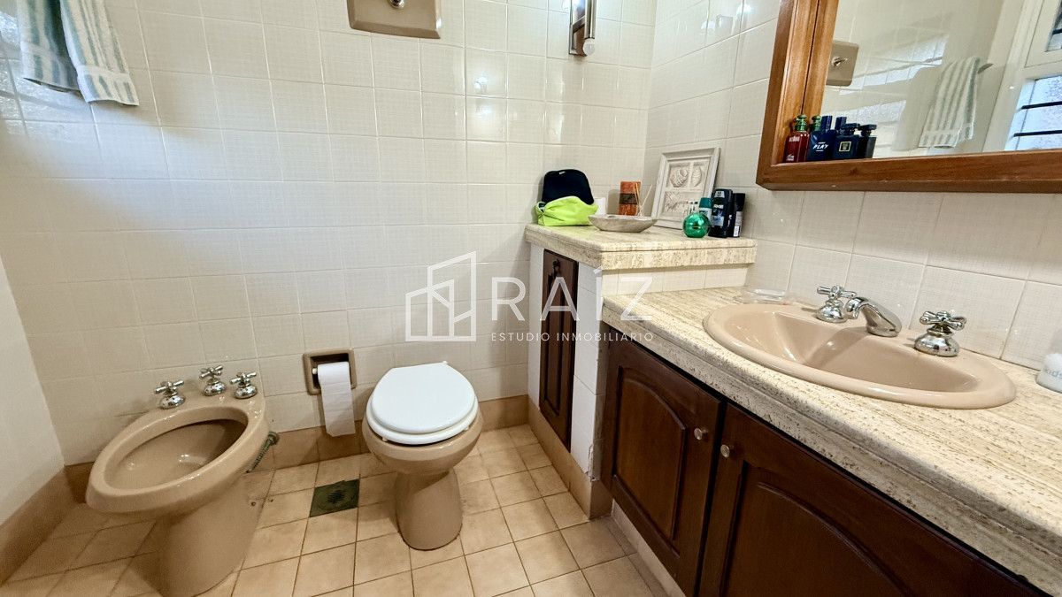 Casa ID.11823 - VENTA CASA 3 DORMITORIOS Y DEPENDENCIA PLAYA MANSA