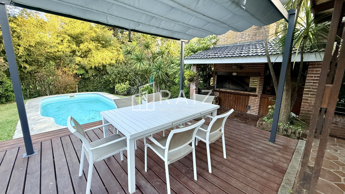 Casa ID.11823 - VENTA CASA 3 DORMITORIOS Y DEPENDENCIA PLAYA MANSA