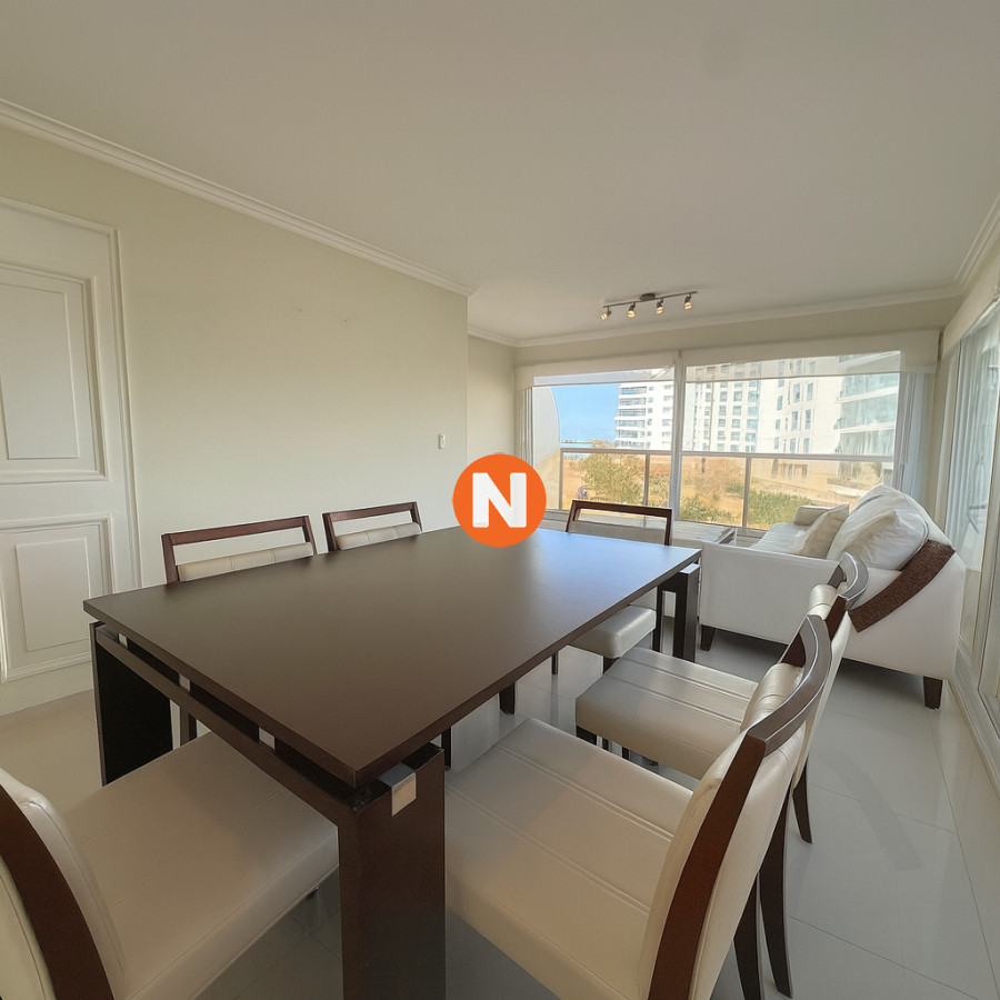 Apartamento Ref.225050 - Apartamento en venta de 3 dormitorios en Playa Brava Punta del Este