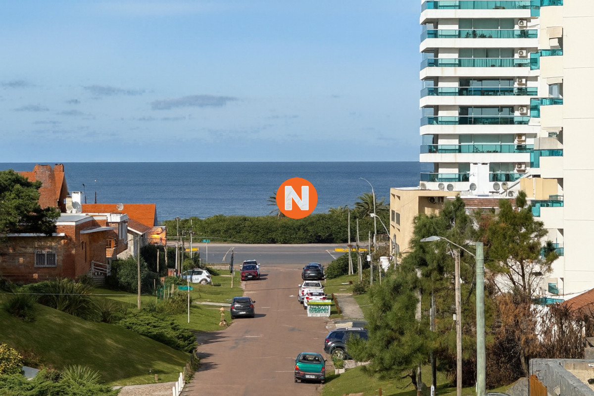 Apartamento Ref.225050 - Apartamento en venta de 3 dormitorios en Playa Brava Punta del Este