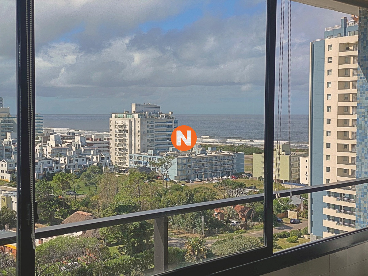 Apartamento Ref.219443 - Apartamento de 2 dormitorios en venta Punta del Este