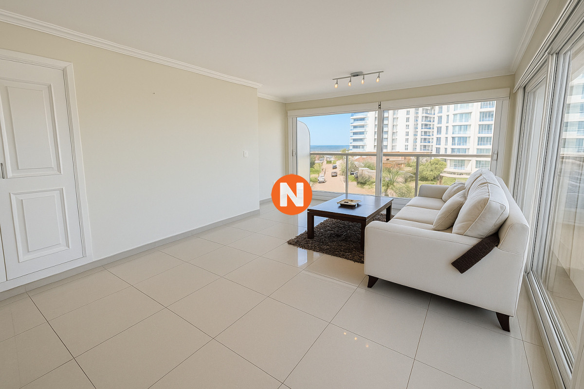 Apartamento Ref.225050 - Apartamento en venta de 3 dormitorios en Playa Brava Punta del Este