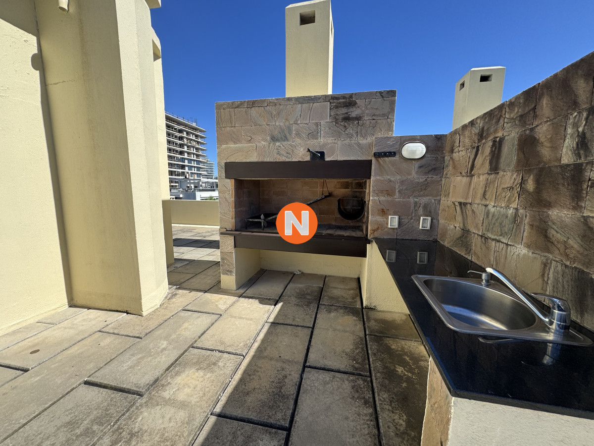 Apartamento Ref.225050 - Apartamento en venta de 3 dormitorios en Playa Brava Punta del Este