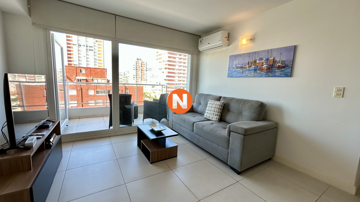 Apartamento Ref.223048 - Apartamento de dos dormitorios a metros de playa brava y mansa en Punta del Este
