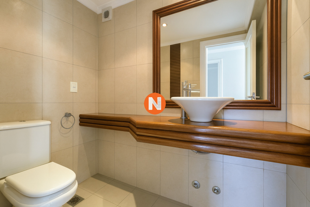 Apartamento Ref.225050 - Apartamento en venta de 3 dormitorios en Playa Brava Punta del Este