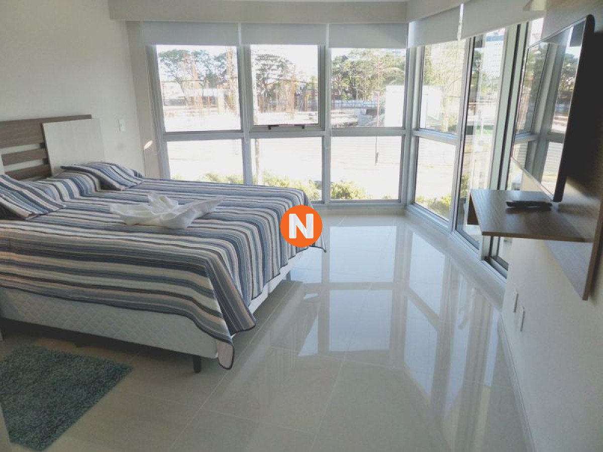 Apartamento Ref.220612 - VENTA DE APARTAMENTO DE 3 DORMITORIOS EN EDIFICIO SUNRISE PUNTA DEL ESTE 