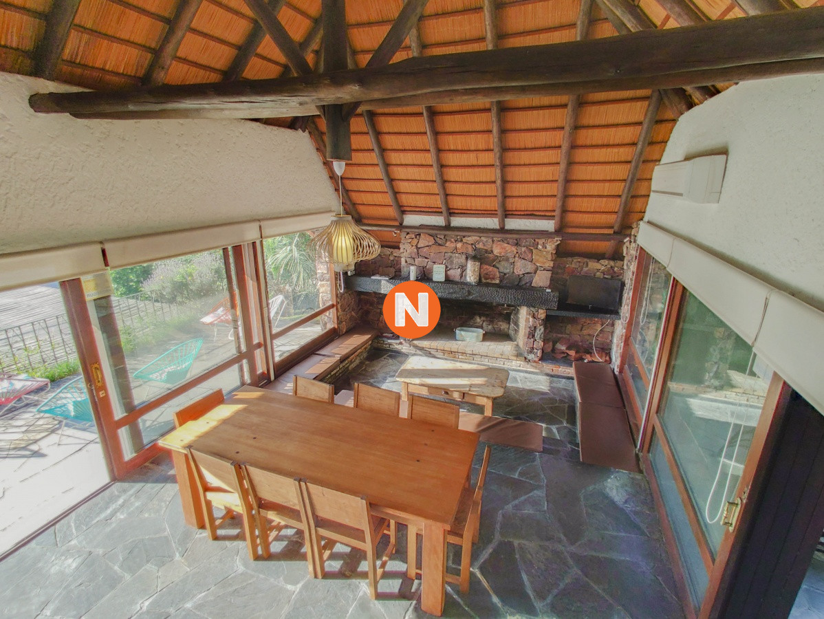 Casa Ref.216240 - Casa en venta Playa Mansa 3 dormitorios