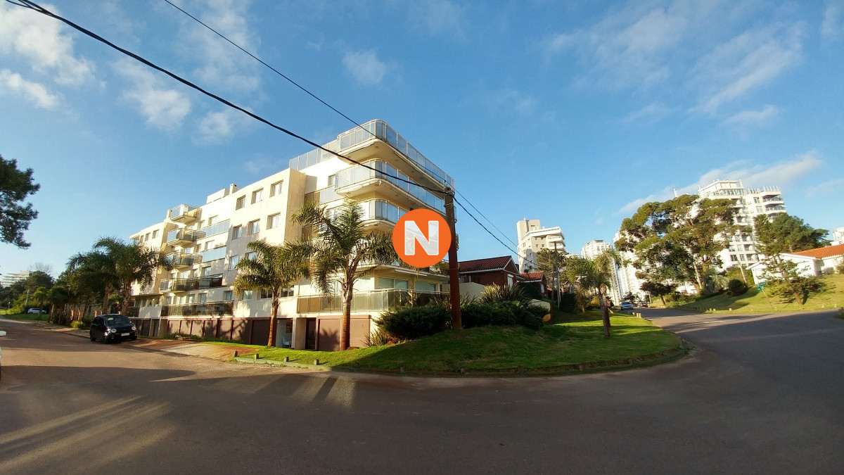 Apartamento Ref.225050 - Apartamento en venta de 3 dormitorios en Playa Brava Punta del Este