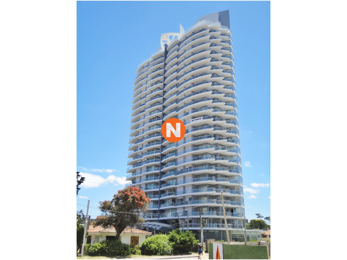 Apartamento Ref.220612 - VENTA DE APARTAMENTO DE 3 DORMITORIOS EN EDIFICIO SUNRISE PUNTA DEL ESTE 