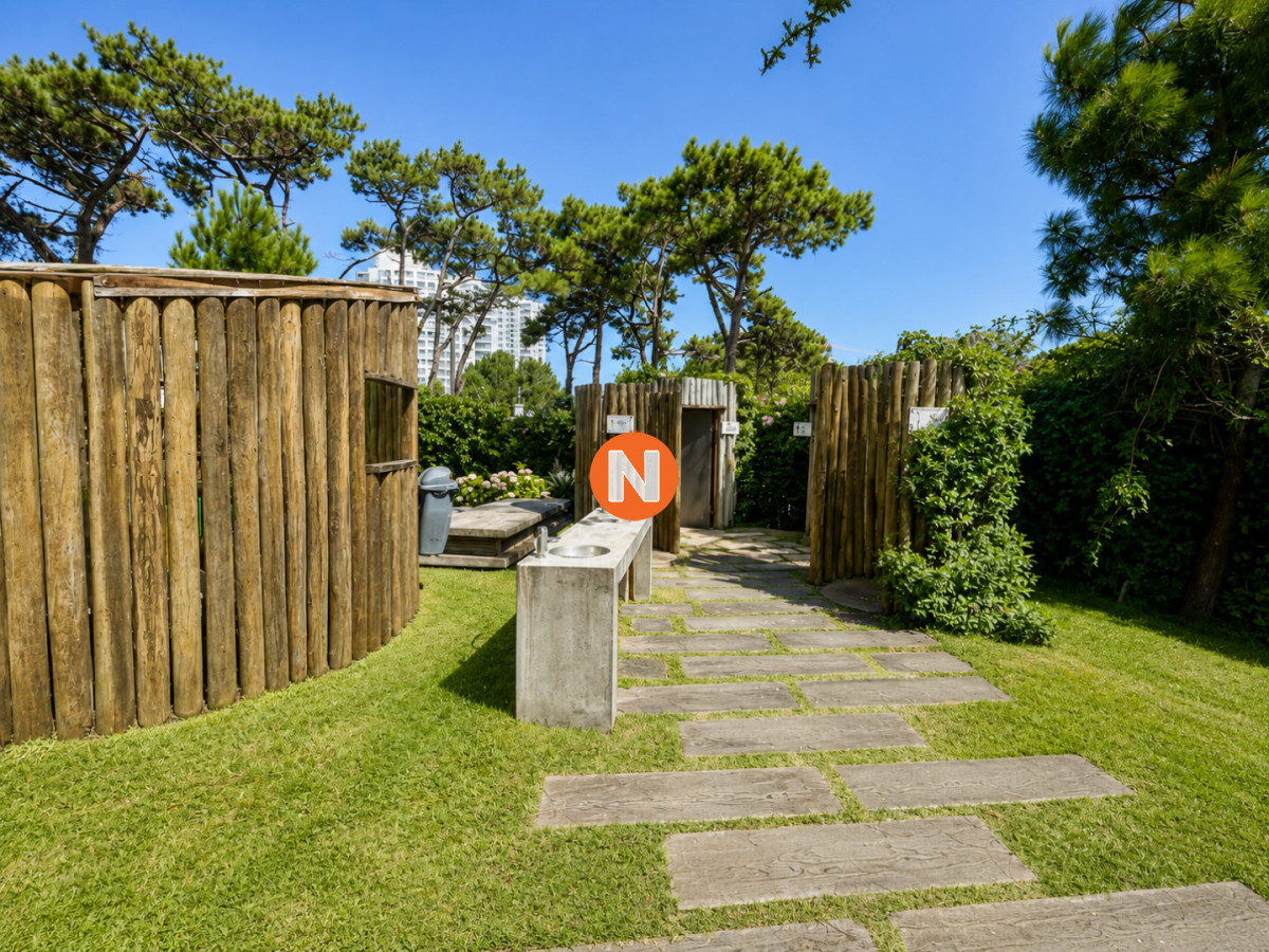 Apartamento Ref.225487 - Apartamento en venta de 3 dormitorios en Punta del Este