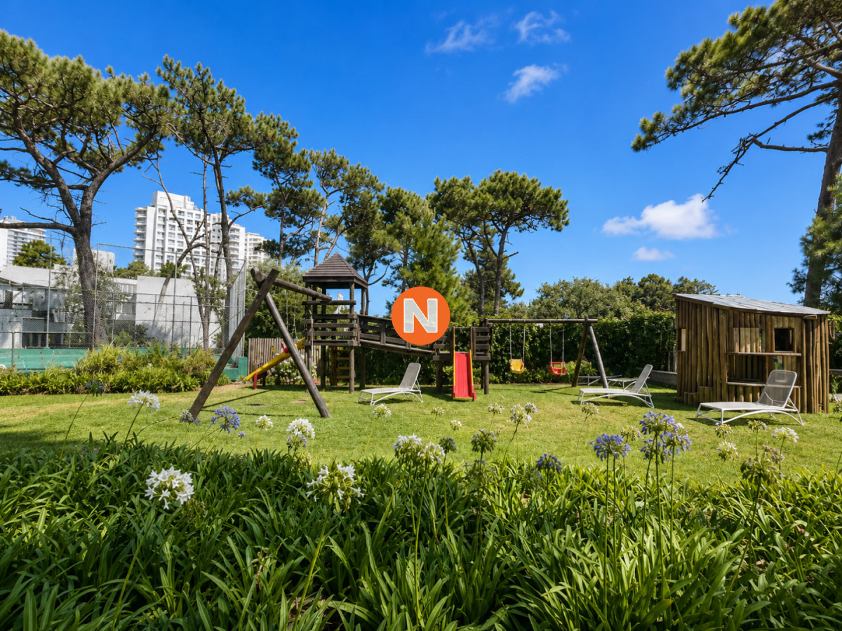 Apartamento Ref.225487 - Apartamento en venta de 3 dormitorios en Punta del Este