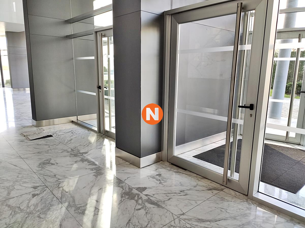Apartamento Ref.220612 - VENTA DE APARTAMENTO DE 3 DORMITORIOS EN EDIFICIO SUNRISE PUNTA DEL ESTE 