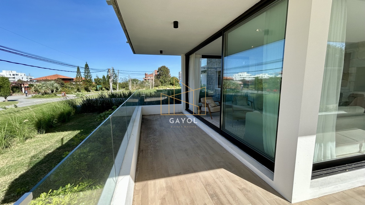 Apartamento ID.352 - Apartamento de 2 dormitorios en venta Punta del Este