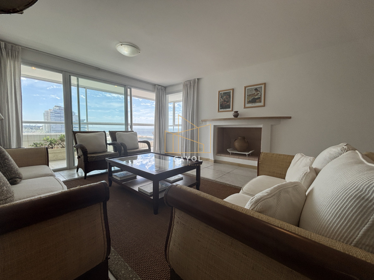 Apartamento ID.1078 - Apartamento en alquiler de 3 dormitorios y dependencia frente al mar en Playa Brava Punta del Este