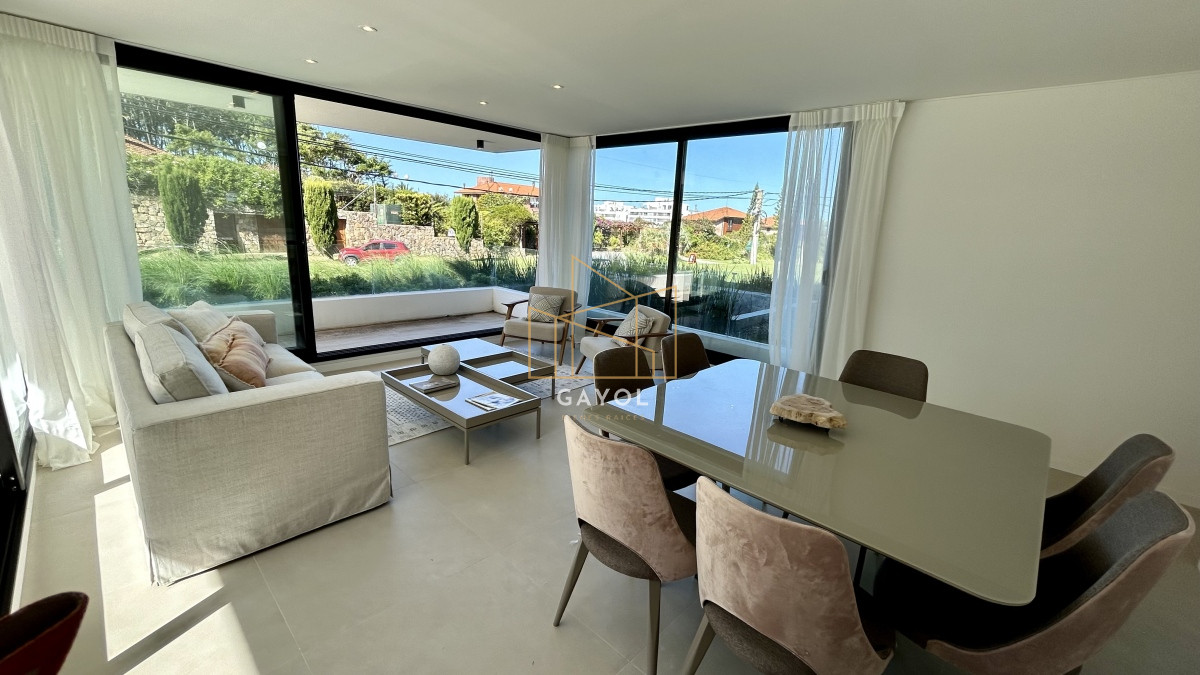 Apartamento ID.352 - Apartamento de 2 dormitorios en venta Punta del Este