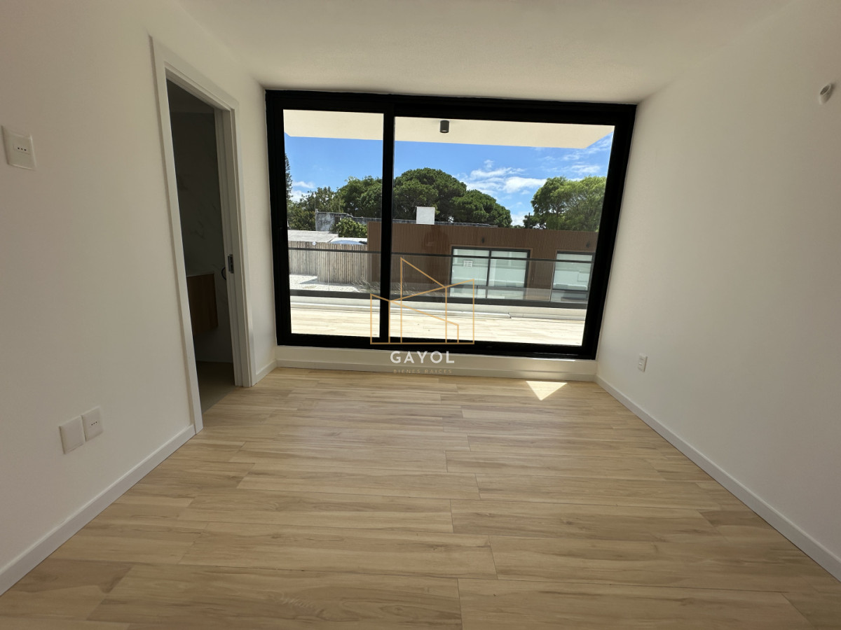 Apartamento ID.1182 - Apartamento en venta de 2 dormitorios, Aidy Grill, Punta del Este.